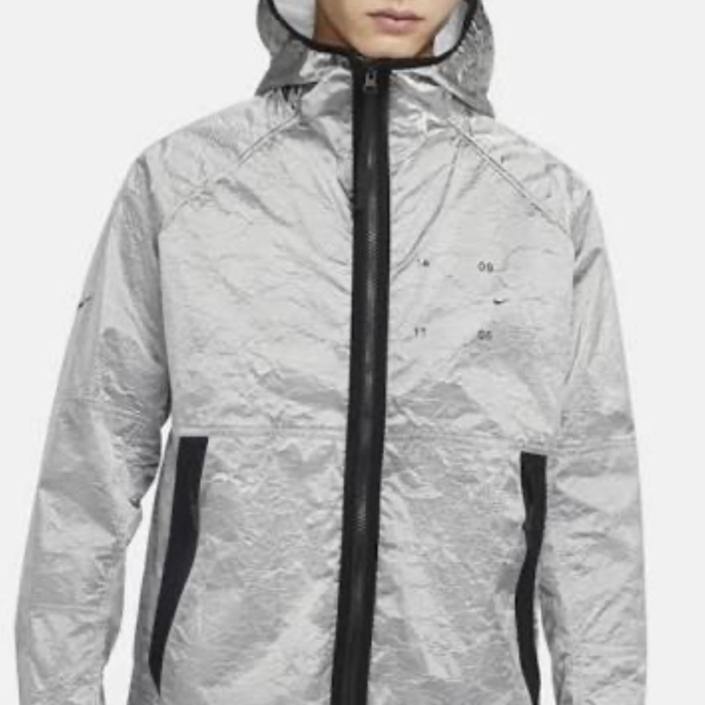 Men’s Tech Pack metallic woven hooded jacket